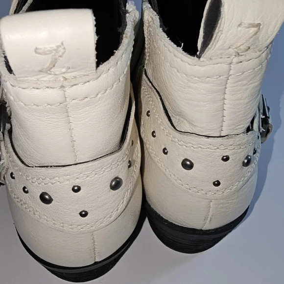 ZODIAC Women's Valera Ankle Boot - Picture 8 of 13